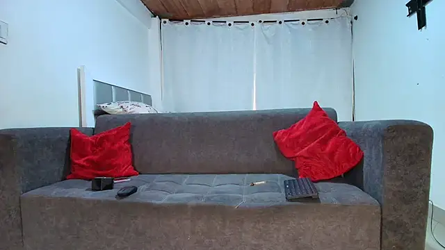 doglass costa online show from February 18, 1:42 pm