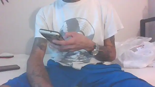 Snapshot of RoosterWabbit chatting on September 19, 5:46 pm RoosterWabbit online show from September 19, 5:46 pm