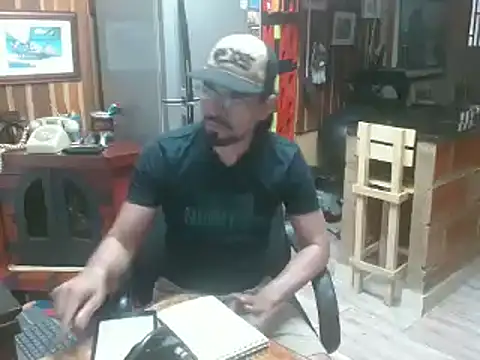 Dr Pocholate84 online show from December 15, 8:25 pm