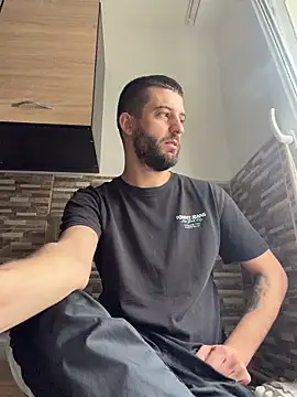 ElChapoGuzman95 online show from February 23, 9:11 am