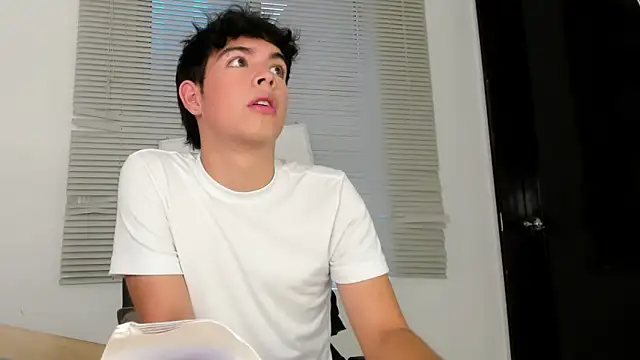 Blum icee online show from April 5, 7:10 pm