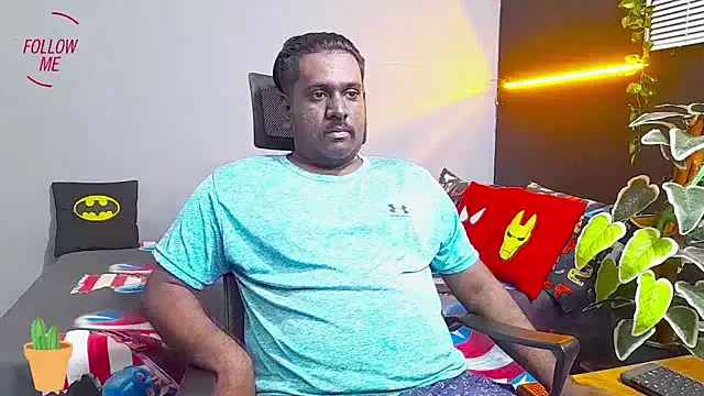 Rayansmith  online show from December 10, 7:00 pm