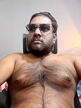 Rayansmith  online show from January 24, 1:36 pm