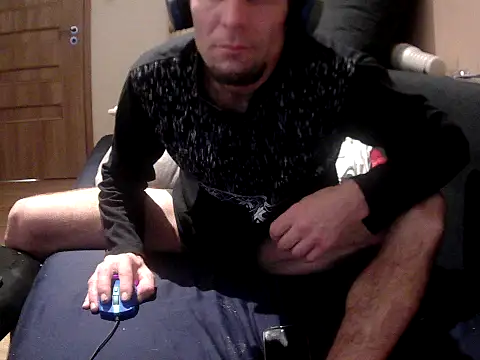 Snapshot of matejk chatting on October 23, 7:28 pm matejk online show from October 23, 7:28 pm