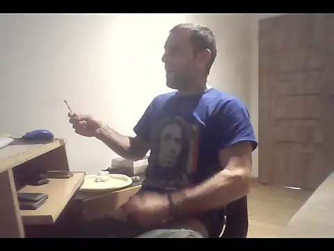 Snapshot of matejk chatting on October 5, 5:39 pm matejk online show from October 5, 5:39 pm