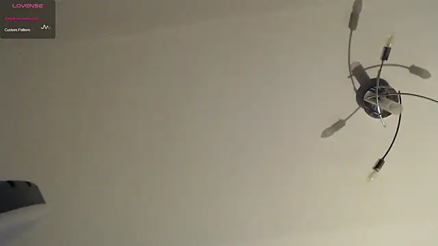 robertsoyummy online show from March 4, 10:06 pm