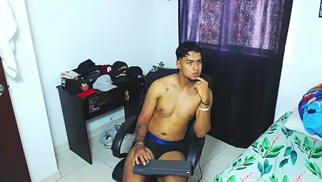 Snapshot of matias_bianco chatting on January 4, 7:02 pm matias bianco online show from January 4, 7:02 pm