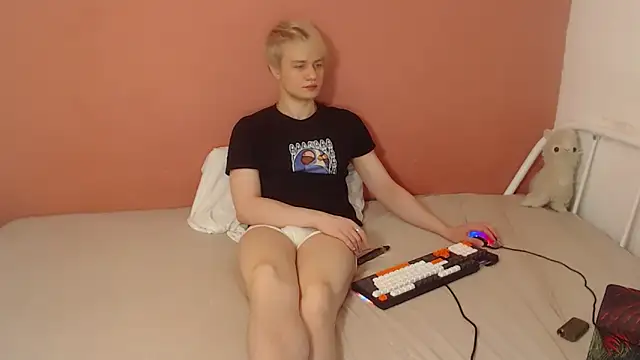 Oliver sweet  online show from March 13, 1:02 am