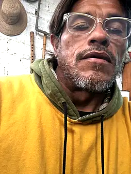 Snapshot of kvr27 chatting on October 13, 4:13 pm kvr27 online show from October 13, 4:13 pm