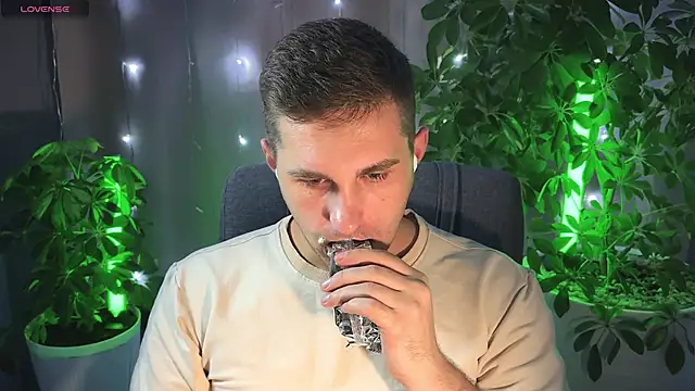 Sweeet  boy online show from February 21, 3:32 pm