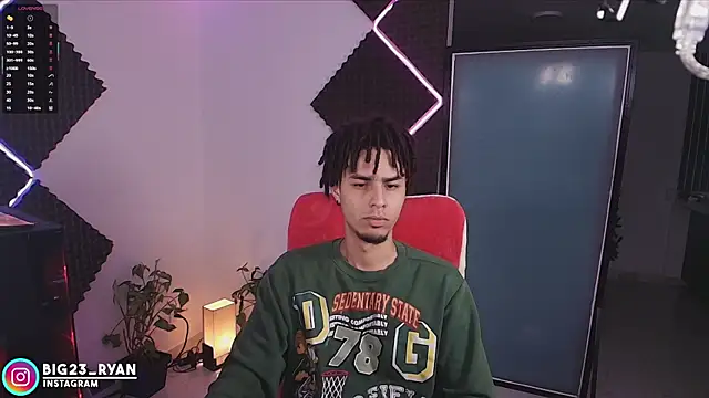 bigryann23 online show from December 18, 3:46 am